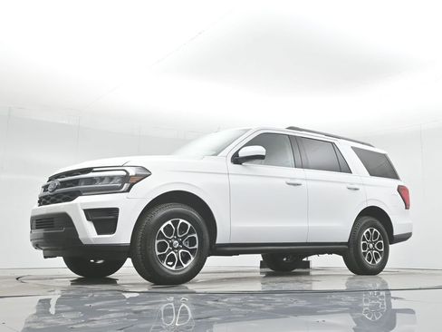 Certified 2024 Ford Expedition XLT RWD image 52