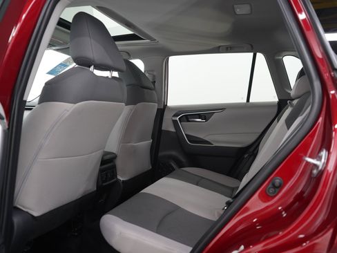 Used 2025 Toyota RAV4 XLE w/ Convenience Package AWD/4WD image 18