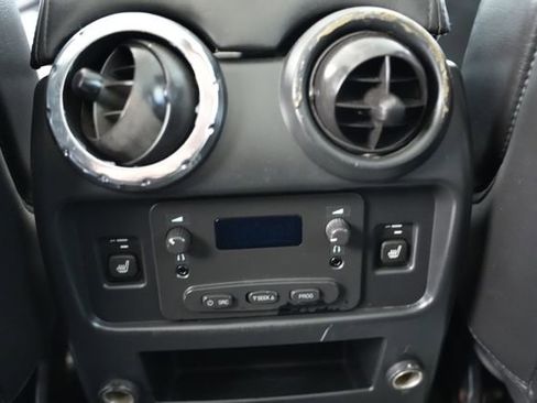 Used 2005 HUMMER H2 Base w/ Preferred Equipment Group image 16