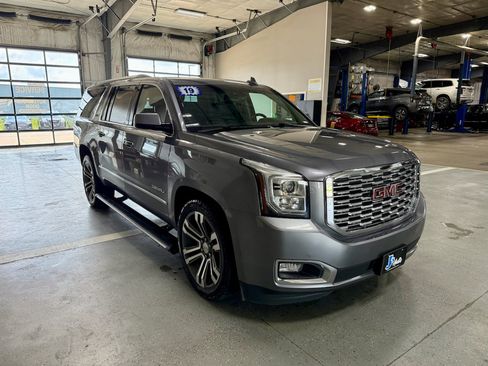 Used 2019 GMC Yukon XL Denali w/ Denali Ultimate Package AWD/4WD image 4