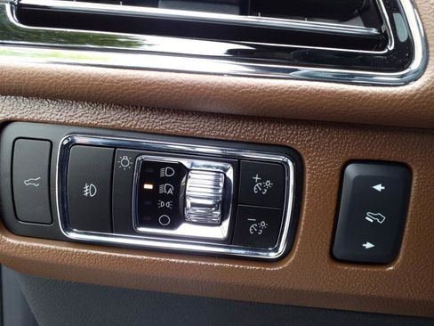 Certified 2024 Lincoln Navigator Reserve image 32