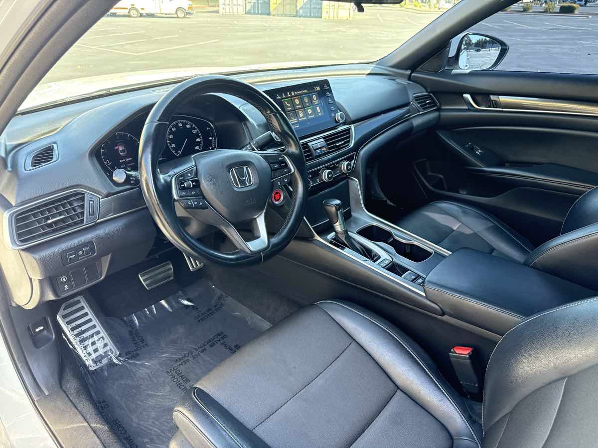 Used 2018 Honda Accord Sport image 14
