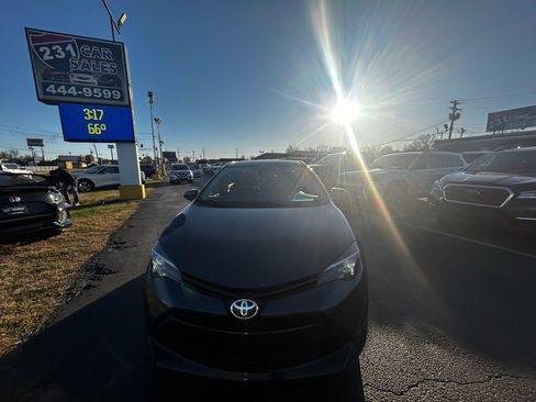 Used 2017 Toyota Corolla LE image 9
