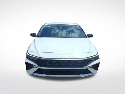 Used 2025 Hyundai Elantra Sport FWD image 8