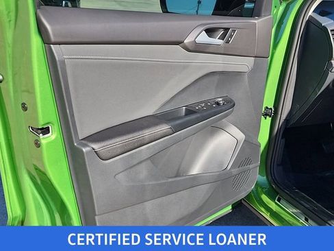 Certified 2025 Volkswagen Taos SE image 10