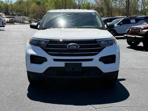 Used 2023 Ford Explorer XLT image 9
