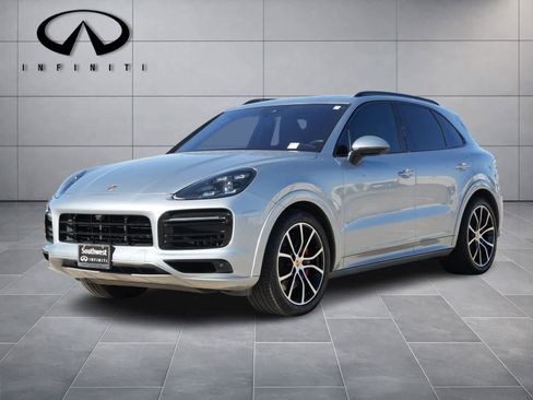 Used 2021 Porsche Cayenne GTS image 1