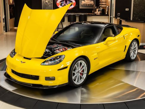 Used 2013 Chevrolet Corvette Z06 w/ 2LZ Preferred Equipment Group RWD image 6