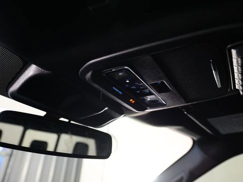 Used 2025 Ford F250 Platinum AWD/4WD image 36