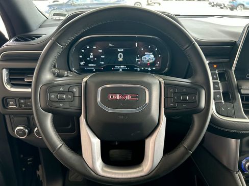 Used 2024 GMC Yukon SLT RWD image 18