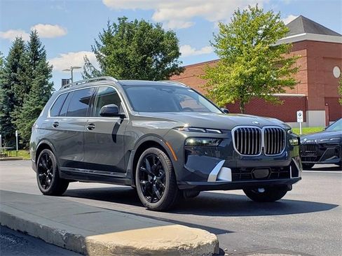 New 2026 BMW X7 xDrive40i image 3
