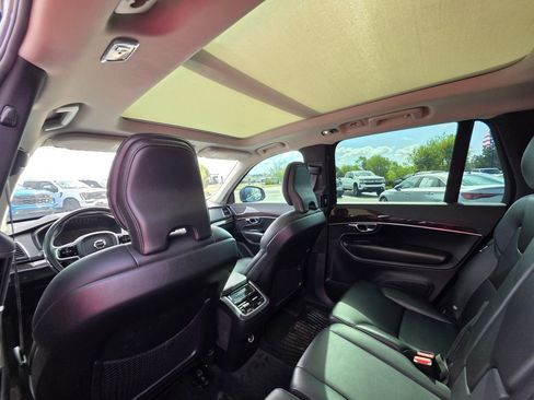 Used 2019 Volvo XC90 T5 Momentum w/ Protection Package Premier FWD image 10