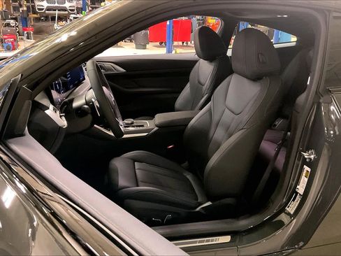 New 2026 BMW 430i Coupe w/ M Sport Package image 9