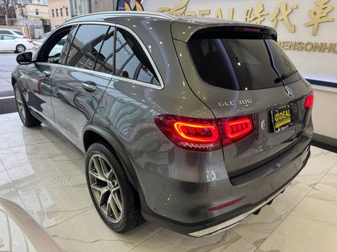 Used 2021 Mercedes-Benz GLC 300 4MATIC image 4