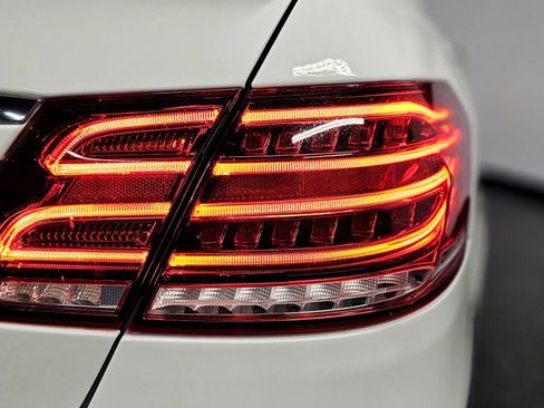 Used 2015 Mercedes-Benz E 400 Sedan image 39