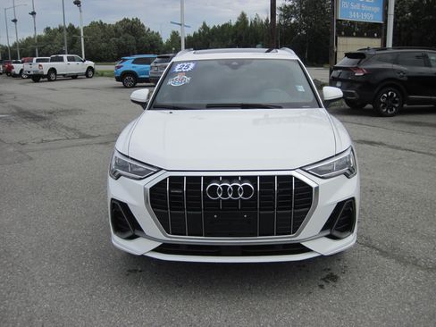 Used 2025 Audi Q3 2.0T Premium AWD/4WD image 2