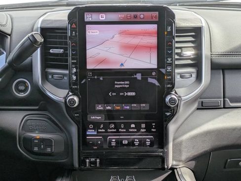 New 2026 RAM 2500 Laramie AWD/4WD image 18
