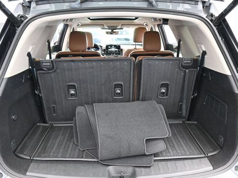 Used 2024 Nissan Pathfinder Platinum AWD/4WD image 40