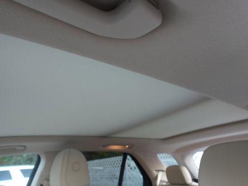 Used 2020 Mercedes-Benz GLE 350 w/ Premium Package image 15