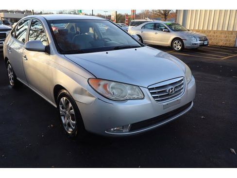 Used 2010 Hyundai Elantra GLS image 4