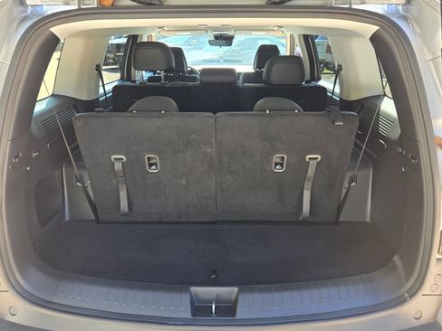 Used 2025 Hyundai Santa Fe SEL FWD image 16