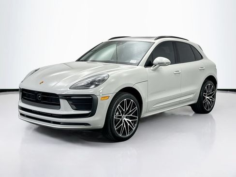 Used 2026 Porsche Macan AWD/4WD image 1