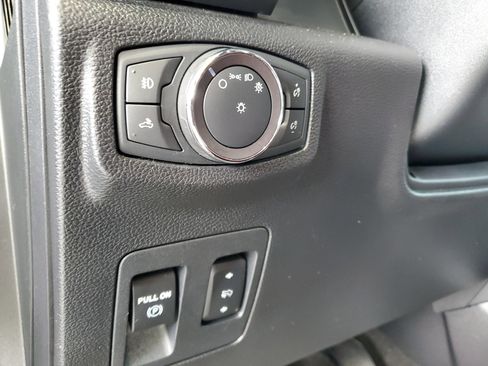 Used 2019 Ford F150 Lariat w/ Equipment Group 502A Luxury AWD/4WD image 22