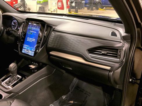 Certified 2025 Subaru Forester Limited image 18