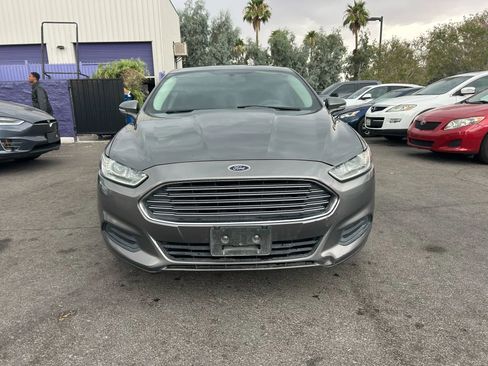 Used 2014 Ford Fusion SE image 2