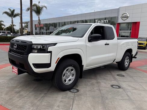 New 2026 Nissan Frontier S image 4