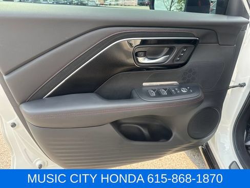 Used 2025 Acura ADX A-Spec AWD/4WD image 9