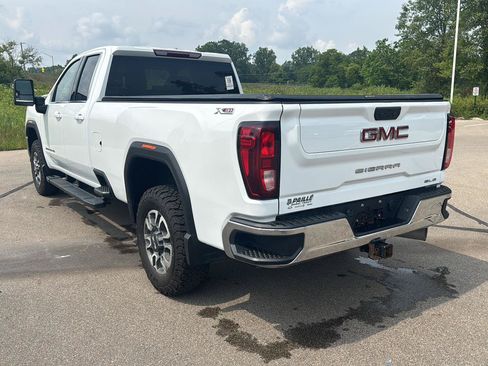 Used 2022 GMC Sierra 2500 SLE w/ SLE Convenience Package AWD/4WD image 3