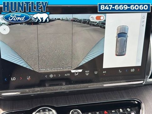 Used 2025 Ford Expedition Platinum w/ Platinum Ultimate Package AWD/4WD image 30