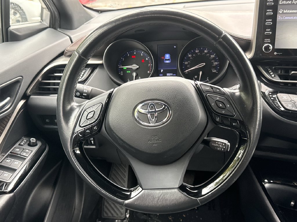 Used 2019 Toyota C-HR Limited FWD image 11
