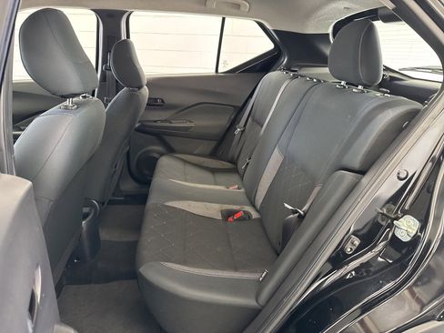 Used 2020 Nissan Kicks S image 32