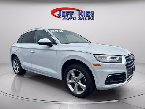 Used 2020 Audi Q5 2.0T Premium Plus w/ Premium Plus Package AWD/4WD image 3