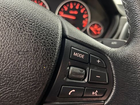 Used 2018 BMW 320i xDrive Sedan image 26