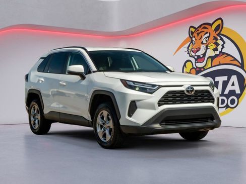 Used 2025 Toyota RAV4 XLE AWD/4WD image 3