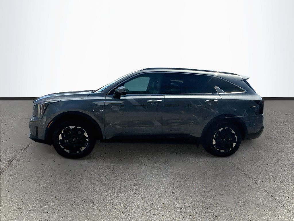Used 2025 Kia Sorento S FWD image 4