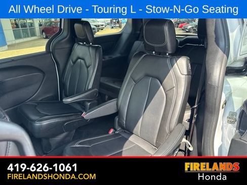 Used 2023 Chrysler Pacifica Touring-L w/ S Appearance Package AWD/4WD image 28