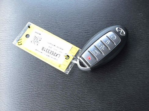 Used 2021 INFINITI QX80 Premium Select w/ All-Season Package image 18