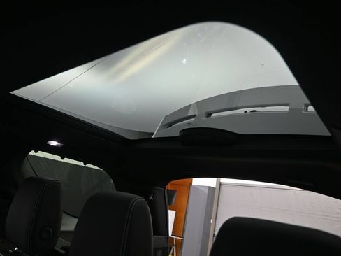 New 2026 Land Rover Discovery S AWD/4WD image 30
