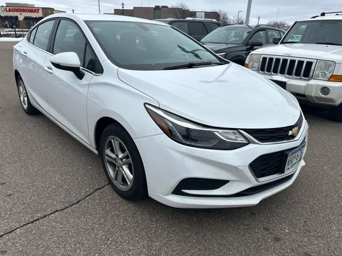 Used 2016 Chevrolet Cruze LT w/ Convenience Package image 5
