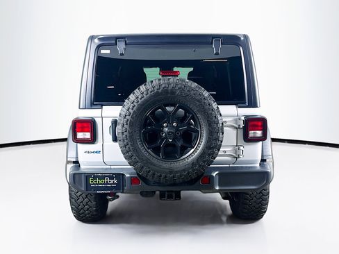 Used 2024 Jeep Wrangler Unlimited AWD/4WD image 7