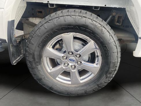 Used 2019 Ford F150 Lariat w/ Equipment Group 502A Luxury AWD/4WD image 6