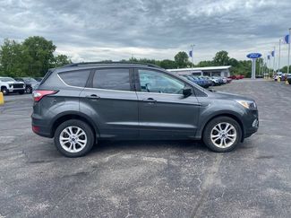 Used 2018 Ford Escape SE FWD video 3