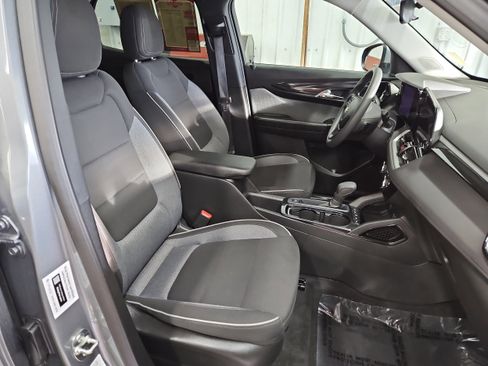 Used 2025 Chevrolet TrailBlazer LT AWD/4WD image 10