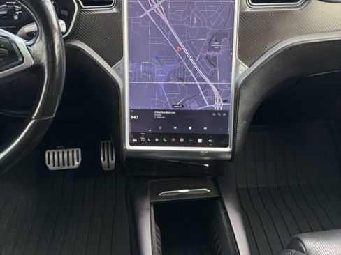 Used 2016 Tesla Model X P90D image 24