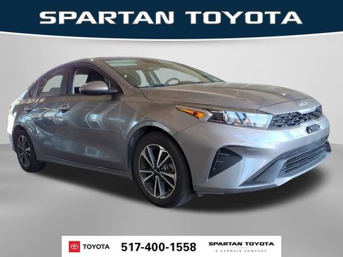 Used 2024 Kia Forte LXS FWD image 4