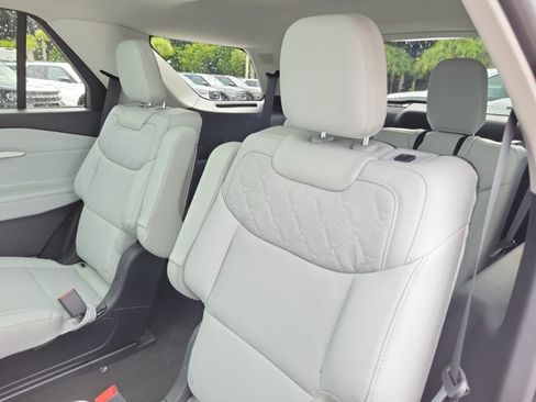 New 2026 Ford Explorer Platinum w/ LUX Leather Package AWD/4WD image 14